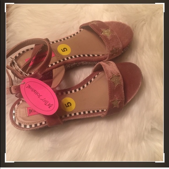 BETSEY JOHNSON KENNA SANDALS SIZE 5 NWT - Picture 3 of 7